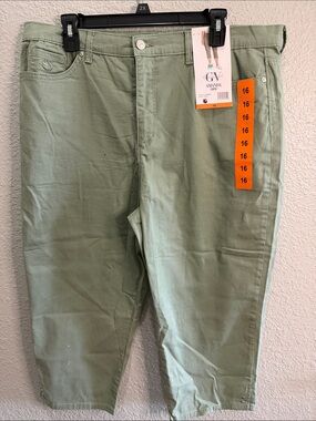 Gloria Vanderbilt Amanda women’s Capri Pants in Sage Green size 16